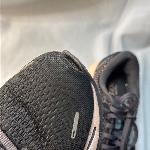 Brooks Ghost 14 Woman’s, size 8.5 Running Sneakers, Black/Pearl/Peach, Preowned - Picture 12 of 15